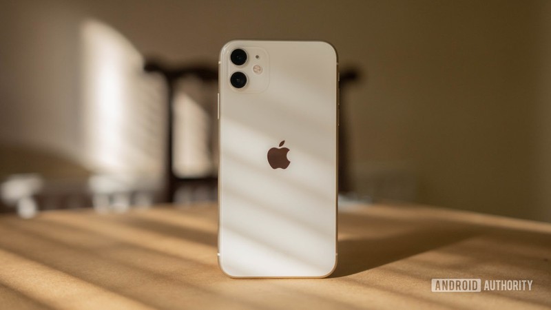 Chỉ cần mua các thiết bị Apple, bạn sẽ được tặng ngay 1 năm sử dụng miễn phí Apple TV Plus (Ảnh: Android Authority) Chỉ cần mua các thiết bị Apple, bạn sẽ được tặng ngay 1 năm sử dụng miễn phí Apple TV Plus (Ảnh: Android Authority)