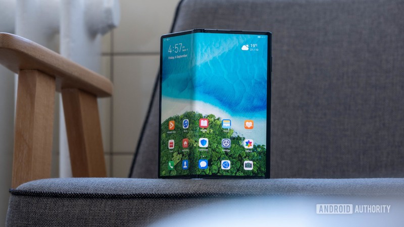 Huawei Mate X (Ảnh: Android Authority) Huawei Mate X (Ảnh: Android Authority)