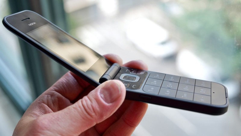 Ngày nay định nghĩa về những chiếc điện thoại "gập" đã được thay đổi hoàn toàn (Ảnh: Android Authority) Ngày nay định nghĩa về những chiếc điện thoại "gập" đã được thay đổi hoàn toàn (Ảnh: Android Authority)