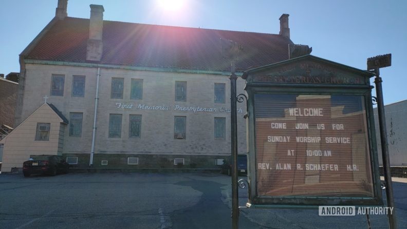 Máy chụp ngược sáng rất tốt (Ảnh: Android Authority) Máy chụp ngược sáng rất tốt (Ảnh: Android Authority)