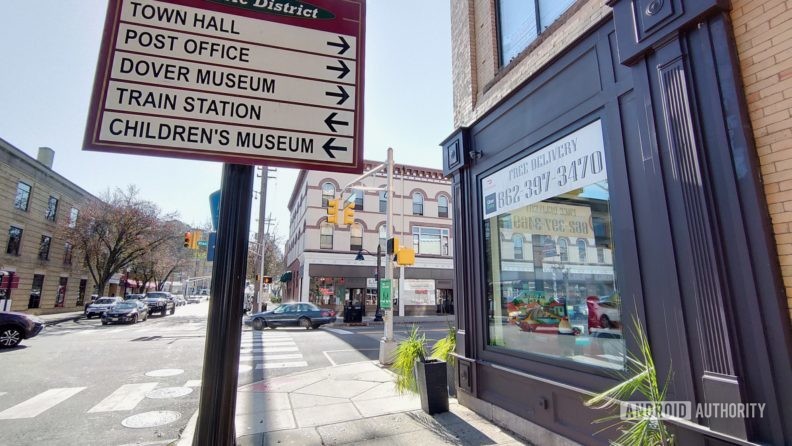 Màu sắc chân thực (Ảnh: Android Authority) Màu sắc chân thực (Ảnh: Android Authority)