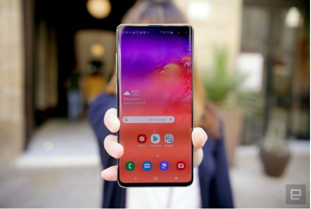 Samsung đang cho người tiêu dùng quá nhiều sự lựa chọn (Ảnh: Engadget)