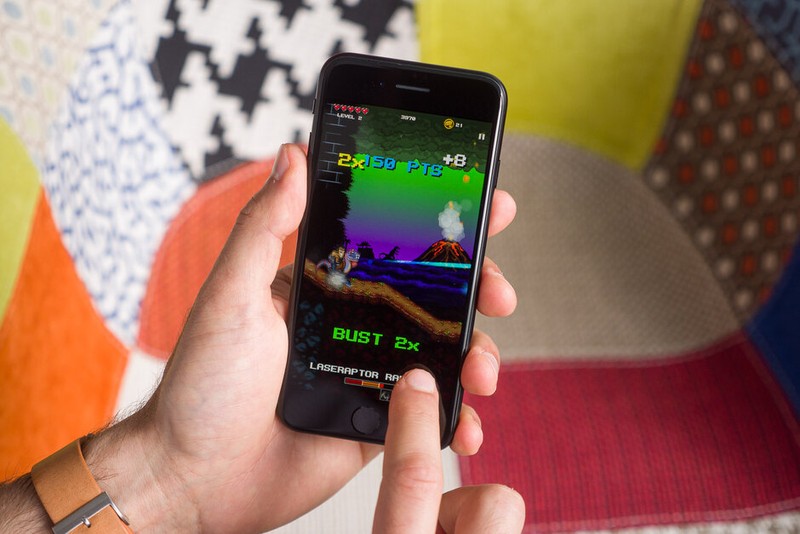 iPhone SE 2020 vẫn giữ được những tính năng quan trọng của một chiếc iPhone (Ảnh: Phonearena) iPhone SE 2020 vẫn giữ được những tính năng quan trọng của một chiếc iPhone (Ảnh: Phonearena)