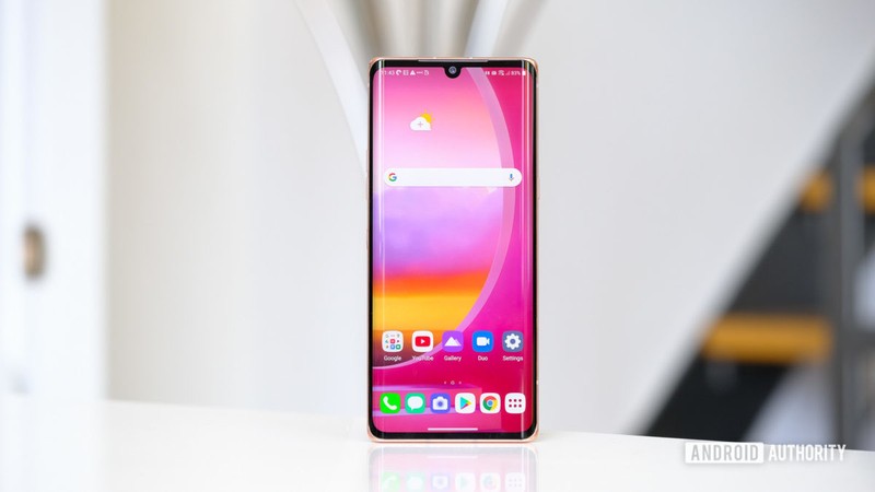 LG Velvet được thiết kế màn hình tràn viền 2 bên (Ảnh: Android Authority) LG Velvet được thiết kế màn hình tràn viền 2 bên (Ảnh: Android Authority)