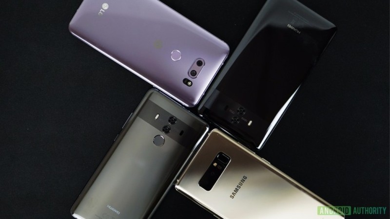 Những chiếc điện thoại cũ thường có mức giá rẻ hơn 25 - 30% so với điện thoại mới (Ảnh: Android Authority) Những chiếc điện thoại cũ thường có mức giá rẻ hơn 25 - 30% so với điện thoại mới (Ảnh: Android Authority)