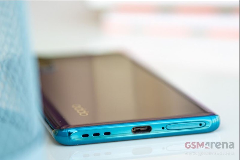 OPPO Find X2 sở hữu hệ thống loa ngoài ấn tượng (Ảnh: GSMarena) OPPO Find X2 sở hữu hệ thống loa ngoài ấn tượng (Ảnh: GSMarena)