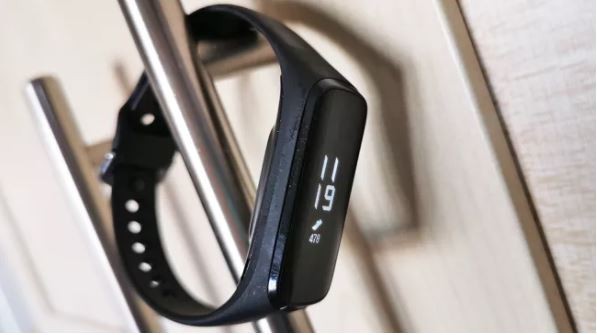 Samsung Galaxy Fit e (Ảnh: Tech Radar)