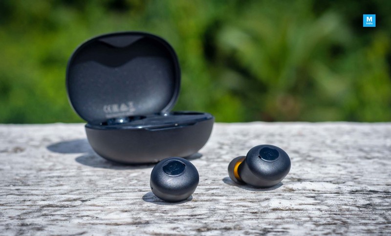 Tai nghe Realme Buds Q được thiết kế nhỏ gọn (Ảnh: Mashable)