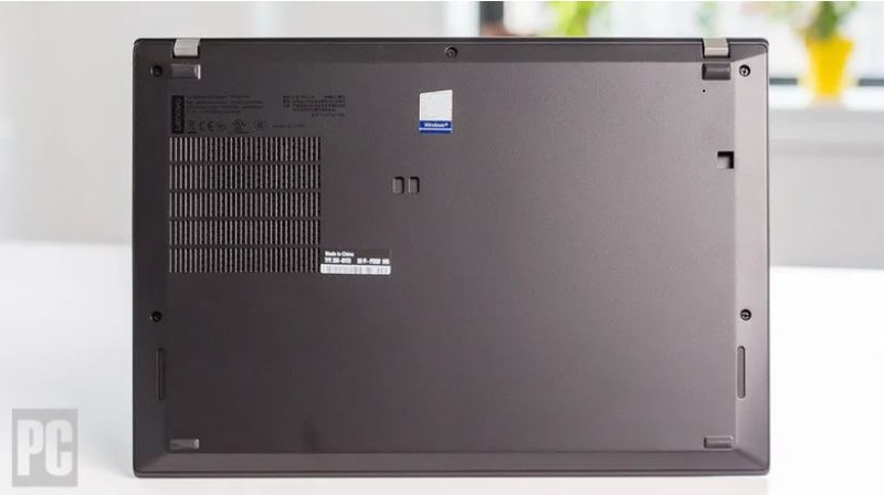 Lenovo ThinkPad T490s không có card đồ họa rời (Ảnh: PC Mag) Lenovo ThinkPad T490s không có card đồ họa rời (Ảnh: PC Mag)