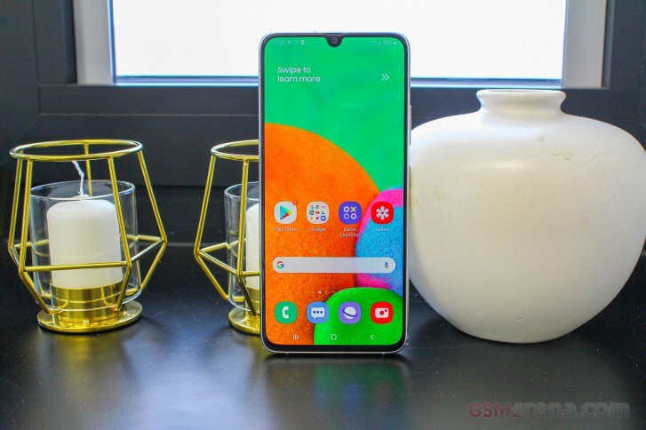 Samsung Galaxy A90 5G chỉ được tảng bị màn hình 60Hz (Ảnh: GSM Arena)