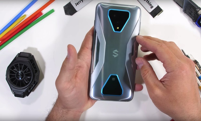 Cụm camera sau của máy chưa thực sự tốt (Ảnh: Android Authority)