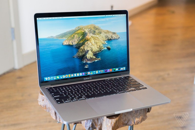 Macbook Pro 13 2020 sở hữu màn hình ấn tượng (Ảnh: The Verge) Macbook Pro 13 2020 sở hữu màn hình ấn tượng (Ảnh: The Verge)