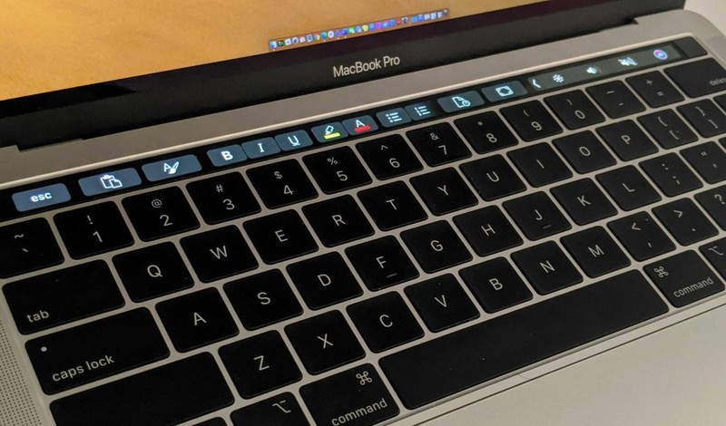 Bàn phím đem đến trải nghiệm gõ tuyệt vời (Ảnh: Laptop Mag) Bàn phím đem đến trải nghiệm gõ tuyệt vời (Ảnh: Laptop Mag)