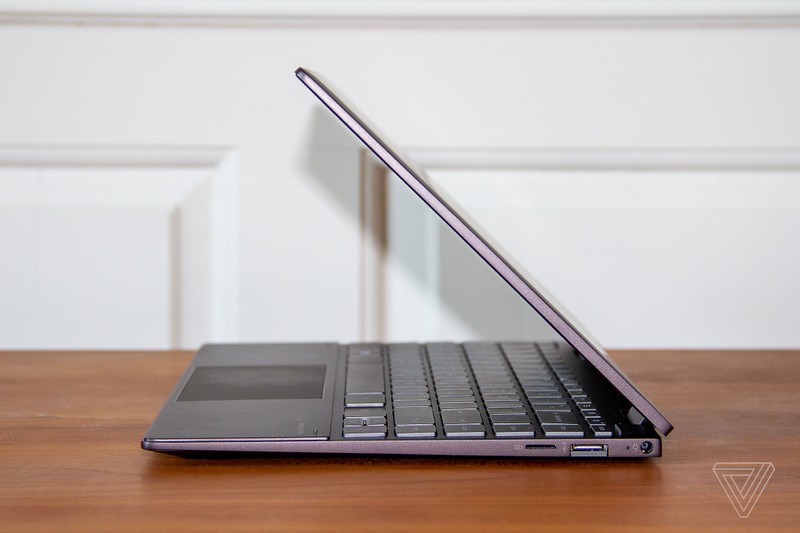 HP Envy X360 2020 sở hữu thiết kế mỏng nhẹ (Ảnh: The Verge) HP Envy X360 2020 sở hữu thiết kế mỏng nhẹ (Ảnh: The Verge)