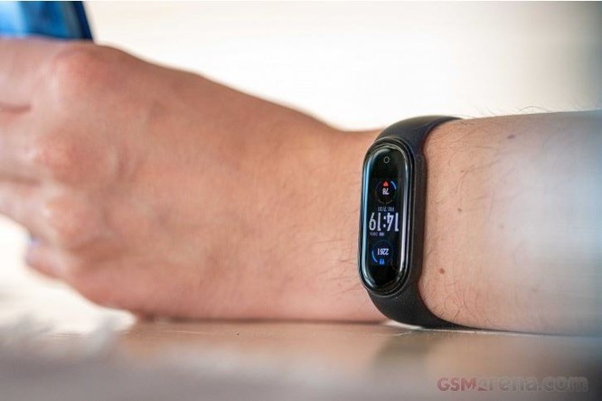 Màn hình AMOLED hiển thị sắc nét (Ảnh: GSMarena) Màn hình AMOLED hiển thị sắc nét (Ảnh: GSMarena)