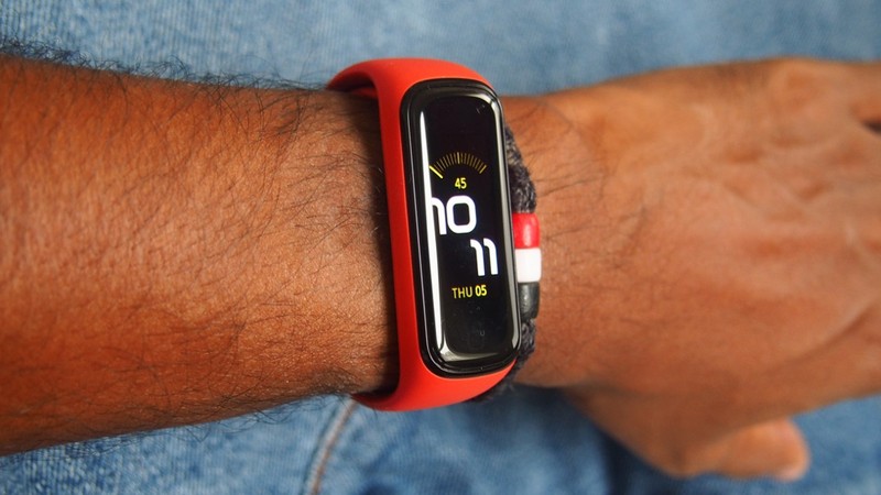 Samsung Galaxy Fit 2 có một thiết kế gọn nhẹ, thể thao (Ảnh: Wareable) Samsung Galaxy Fit 2 có một thiết kế gọn nhẹ, thể thao (Ảnh: Wareable)