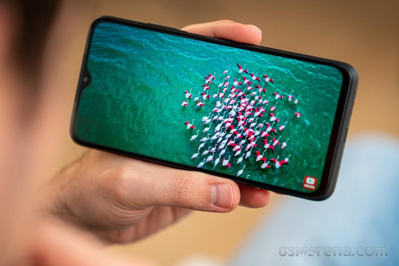Giao diện MIUI hạn chế đi phần nào độ mượt mà của POCO M3 (Ảnh: GSM Arena) Giao diện MIUI hạn chế đi phần nào độ mượt mà của POCO M3 (Ảnh: GSM Arena)