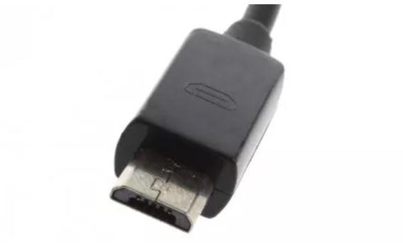 Kết nối tay cầm PS4 với máy tính thông qua cổng USB (Ảnh: Tech Radar) Kết nối tay cầm PS4 với máy tính thông qua cổng USB (Ảnh: Tech Radar)