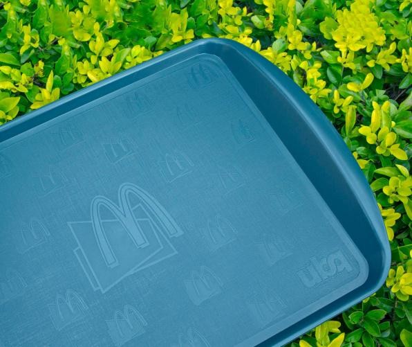 McDonald sử dụng khay nhựa tái chế để phục vụ khách hàng (Ảnh: Fast Company) McDonald sử dụng khay nhựa tái chế để phục vụ khách hàng (Ảnh: Fast Company)