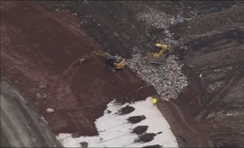 Dự kiến James Howells phải xới tung 400.000 tấn rác để có thể tìm ổ cứng thất lạc (Ảnh: The Sun)