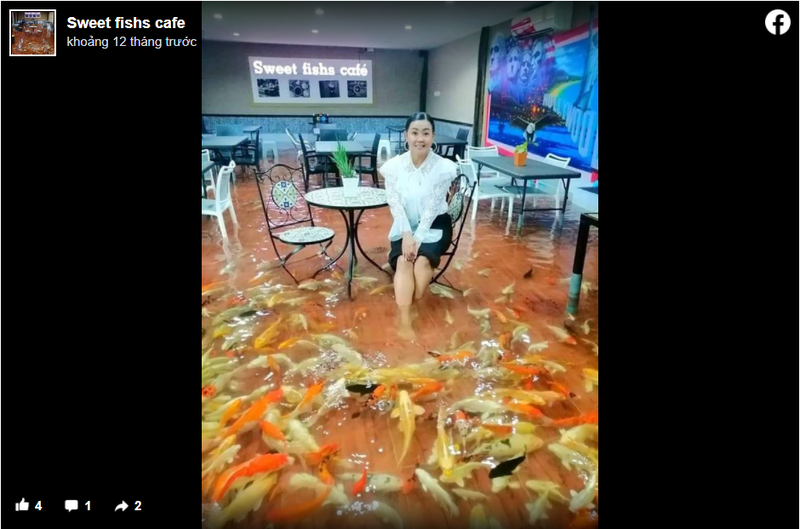 Một du khách tỏ ra rất thích thú với trải nghiệm uống cafe mới lạ này (Ảnh: Facebook) Một du khách tỏ ra rất thích thú với trải nghiệm uống cafe mới lạ này (Ảnh: Facebook)