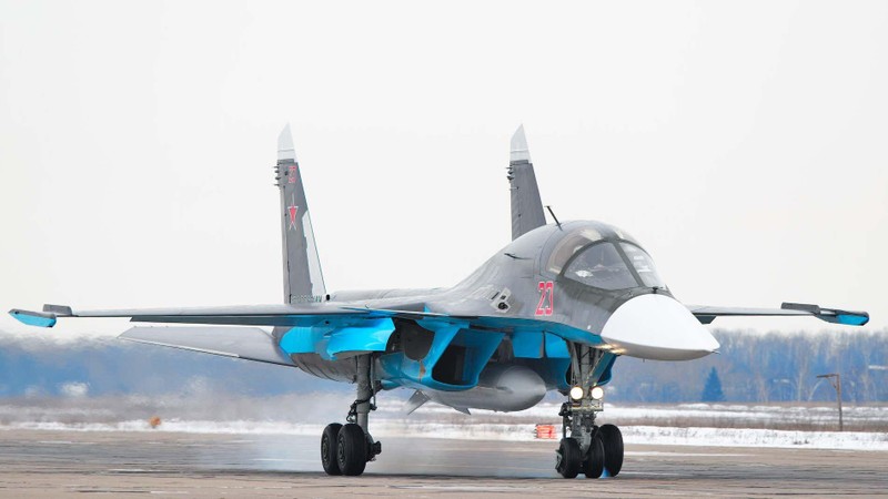Hình ảnh Su-34 đang hạ cánh (Ảnh: The Drive) Hình ảnh Su-34 đang hạ cánh (Ảnh: The Drive)