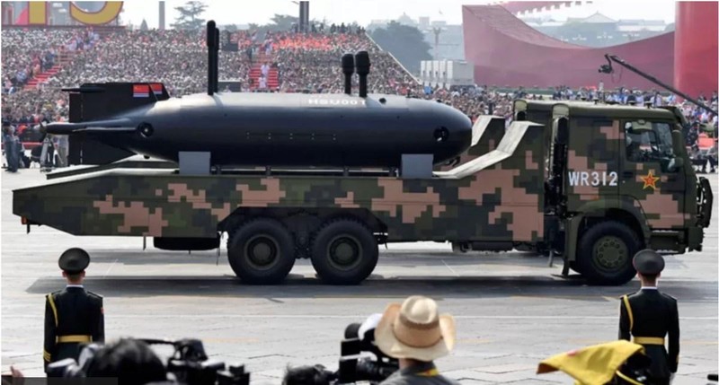 UUV HSU001 của Trung Quốc có khả năng phóng một phương tiện không người lái nhỏ hơn dưới nước (Ảnh: Asia Times)