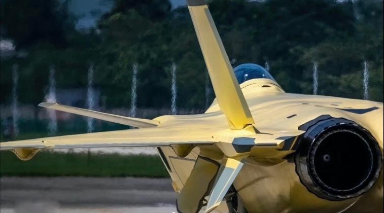 Máy bay chiến đấu J-20 của Trung Quốc (Ảnh: Military Watch Magazine)