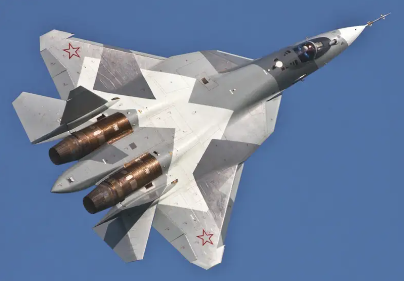 Việc chỉ được trang bị khối động cơ cũ kỹ đã kìm hãm sự phát triển của Su-57 (Ảnh: Business Insider) Việc chỉ được trang bị khối động cơ cũ kỹ đã kìm hãm sự phát triển của Su-57 (Ảnh: Business Insider)