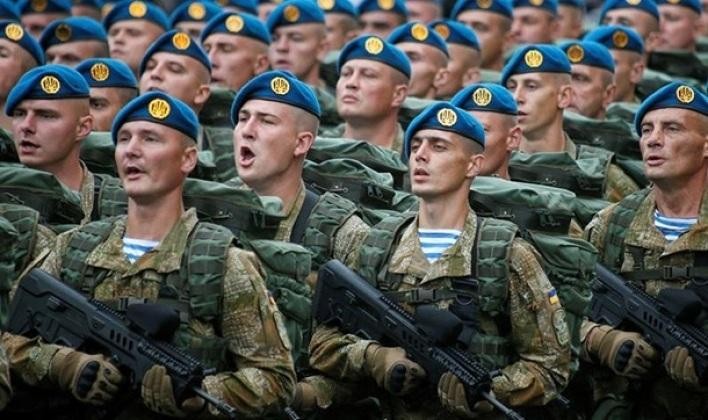 Lực lượng Ukraine trong một cuộc diễu hành (Ảnh: Military Watch Magazine) Lực lượng Ukraine trong một cuộc diễu hành (Ảnh: Military Watch Magazine)