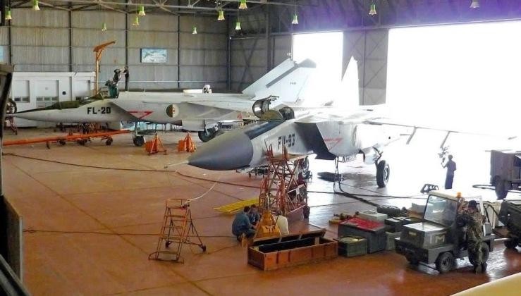 Những chiếc MiG-25 của Algeria đang được bảo dưỡng (Ảnh: Military Watch Magazine) Những chiếc MiG-25 của Algeria đang được bảo dưỡng (Ảnh: Military Watch Magazine)