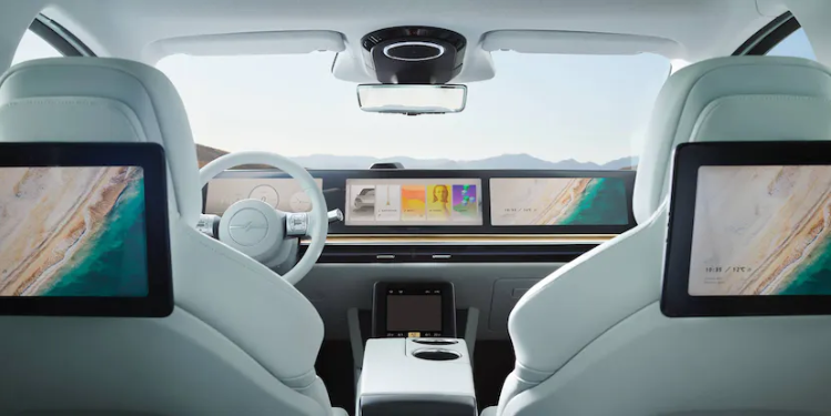 Hình ảnh cho thấy nội thất của chiếc SUV Vision S-02 nguyên mẫu của Sony (Ảnh: The Verge) Hình ảnh cho thấy nội thất của chiếc SUV Vision S-02 nguyên mẫu của Sony (Ảnh: The Verge)
