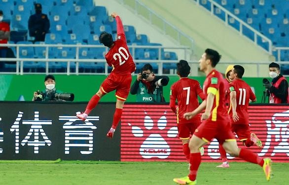 Phan Văn Đức ghi bàn nâng tỷ số lên 3-0 cho tuyển Việt Nam. Ảnh: NGUYỄN KHÁNH Phan Văn Đức ghi bàn nâng tỷ số lên 3-0 cho tuyển Việt Nam. Ảnh: NGUYỄN KHÁNH