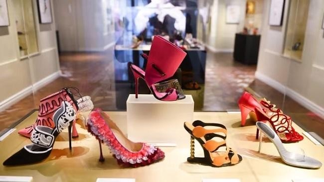 Hãng giày Manolo Blahnik, Tây Ban Nha đã mất đến 22 năm để giải quyết vụ kiện với một công ty Trung Quốc (Ảnh: Financial Times) Hãng giày Manolo Blahnik, Tây Ban Nha đã mất đến 22 năm để giải quyết vụ kiện với một công ty Trung Quốc (Ảnh: Financial Times)