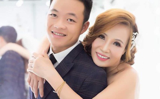 Cặp đôi rạng rỡ bên nhau. Ảnh: NVCC