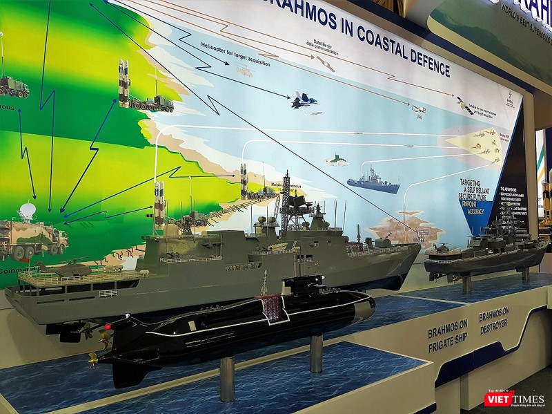 Tàu ngầm, chiến hạm và tàu khu trục của công ty Brahmos Aerospace (Ấn Độ) Tàu ngầm, chiến hạm và tàu khu trục của công ty Brahmos Aerospace (Ấn Độ)