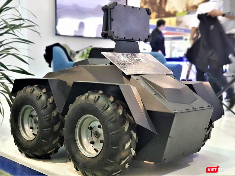 Hệ thống radar dò xuyên tường Xaver 400 lắp trên thân xe bọc thép của công ty Asia Security Technology (Singapore) Hệ thống radar dò xuyên tường Xaver 400 lắp trên thân xe bọc thép của công ty Asia Security Technology (Singapore)