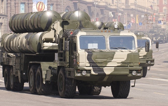 Hệ thống phòng thủ tên lửa S-400 của Nga