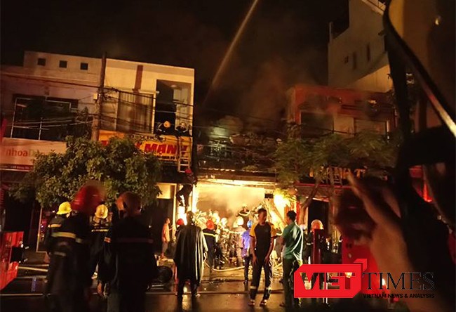 cháy nhà, Đà Nẵng, nửa đêm, mưa lớn, hảo hoạn, thiêu rụi, VietTimes