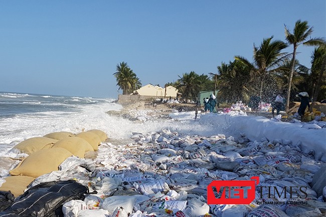 Hội An, Cửa Đại, bãi biển, sạt lở, xâm thực, bao cát, cứu chữa, bao cát, VietTimes