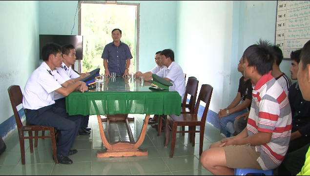 Tàu cá vỏ thép, bỏ mạng trên biển, ngư dân, Bình Định, BĐ 99939TS, sóng đánh chìm, VietTimes