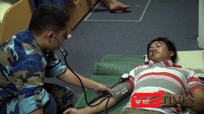 Tàu cá vỏ thép, bỏ mạng trên biển, ngư dân, Bình Định, BĐ 99939TS, sóng đánh chìm, VietTimes