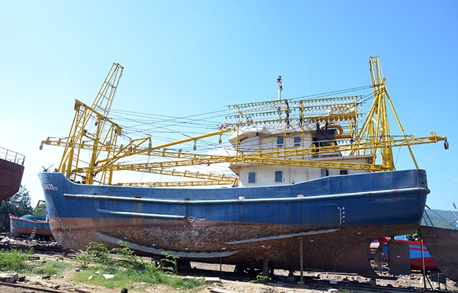 VietTimes, tàu cá vỏ thép, ngư dân Quảng Nam, liên tục hư hỏng, nằm bờ,khởi kiện, cơ sở đóng tàu, tòa án, Nghị định 67