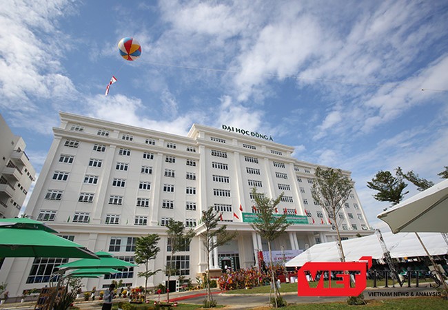 Năm học 2017-2018, Đại học Đông Á tuyển 3.465 chỉ tiêu ở 16 ngành và 39 chuyên ngành đào tạo