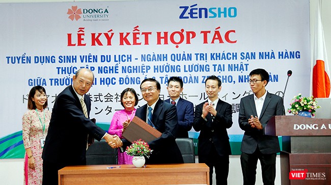 Sáng 19/10, Tập đoàn Zensho (Nhật Bản) vừa ký kết biên bản thỏa thuận với Đại học Đông Á trong việc tuyển dụng sinh viên Du lịch-ngành Quản trị khách sạn, nhà hàng sang Nhật thực tập nghề và hưởng lương.