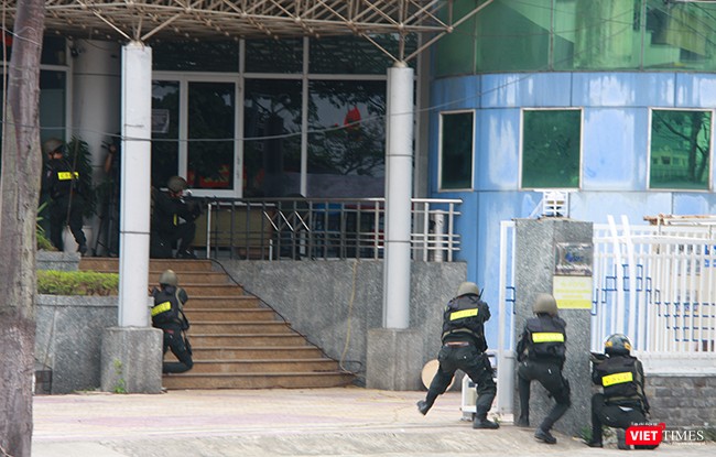 Hơn 2.000 cảnh sát diễn tập chống khủng bố bảo vệ APEC tại Đà Nẵng ảnh 22