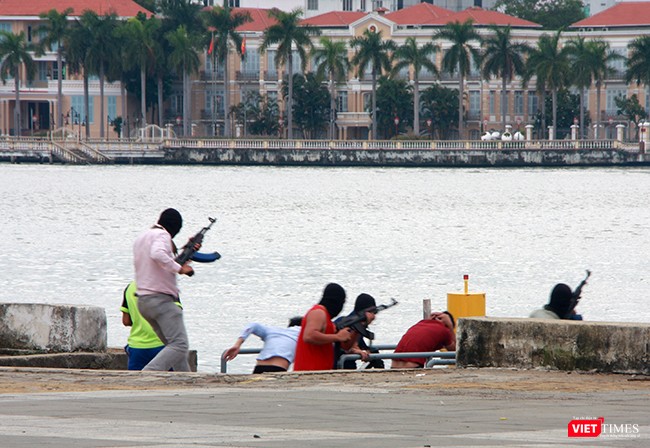 Hơn 2.000 cảnh sát diễn tập chống khủng bố bảo vệ APEC tại Đà Nẵng ảnh 26