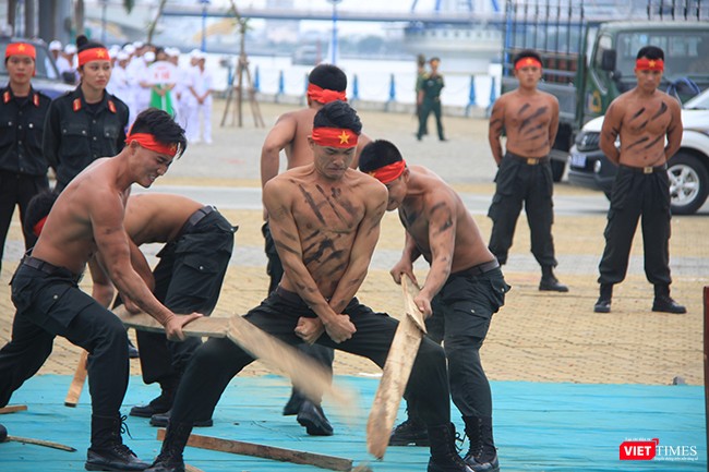 Hơn 2.000 cảnh sát diễn tập chống khủng bố bảo vệ APEC tại Đà Nẵng ảnh 18