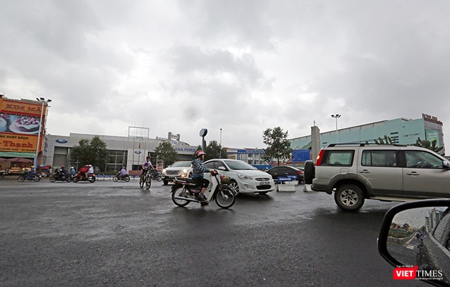 Khu vực nút giao thông Nguyễn Tri Phương-Lê Độ đã thông thoáng, khác so với tình trạng ùn tắc giao thông khi vào giờ cao điểm như trước đây