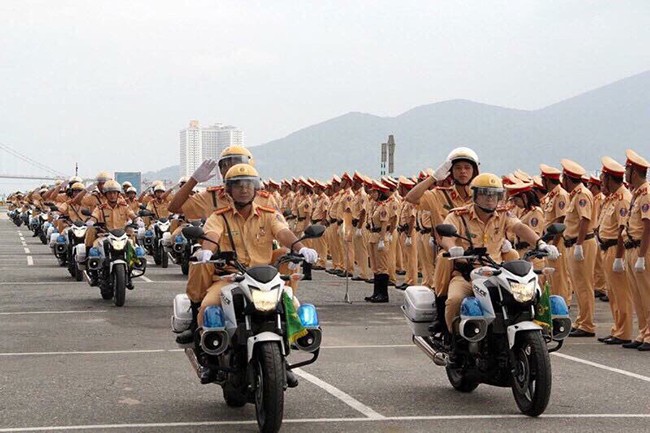 Lực lượng CSGT quyết tâm đảm bảo an toàn tuyệt đối cho Tuần lễ cấp cao APEC 2017 ảnh 8